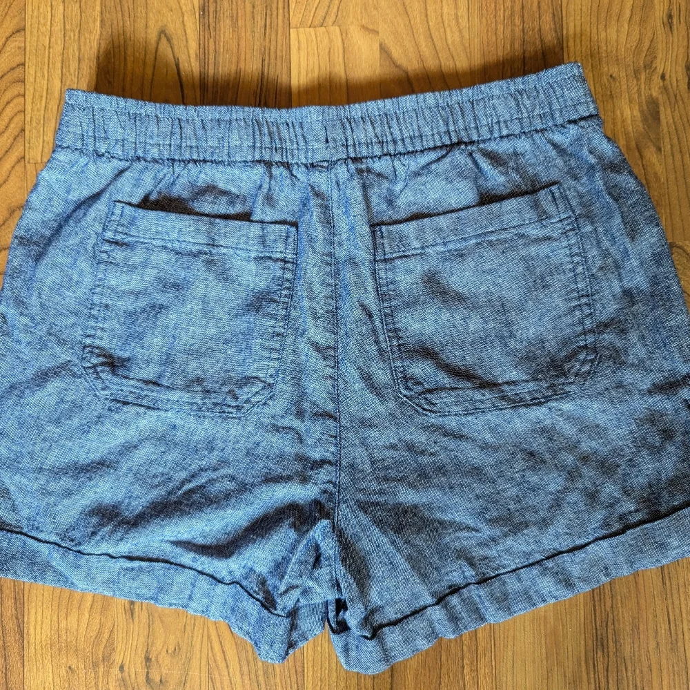 Old Navy High-Rise Linen Blend Chambray Shorts in Blue, Size Small